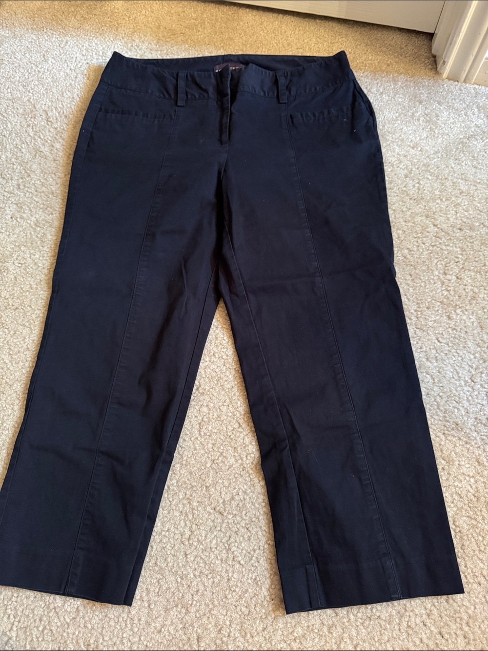 Dana Buchman - Black Cropped Pants - Size 8